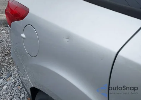 2015 Ford Focus Se z USA, uszkodzony, nr VIN 1FADP3F2XFL336212